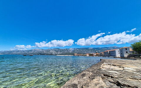 Castel Venier: Blå, Vand, Krop Af Vand, Horisont, Coastal Og Oceaniske Landskabsformer, Sommer, Kyst, Hav, Bjergkæde, Sø