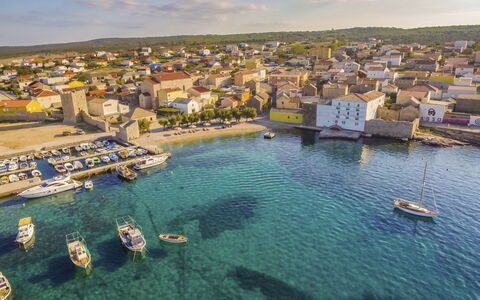 Castel Venier: Hav, Strand