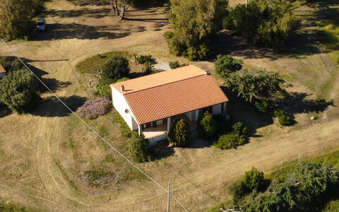 Villa Vignola: Træ, Hus, Landskab, Landdistrikt, Almindeligt, Hjem, Land Lot, Tag, Sommerhus