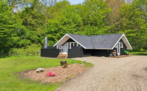 Ilwith - 28Km from the Sea: Hus, Hjem, Tag, Sommerhus, Estate, Sidespor, Stuehus, Indkørsel, Lawn, Landscaping