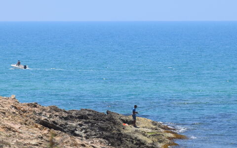 Punta Braccetto Fronte Mare: Blå, Hav, Sommer, Fritid, Horisont, Coastal Og Oceaniske Landskabsformer, Ocean, Bølge, Vind Wave