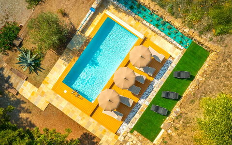 Villa la Guardiola: Svømmepøl, Udvej, Udendørs Møbler, Liggestol, Eco Hotel, Have, Paraply, Skygge, Thermae, Landscaping