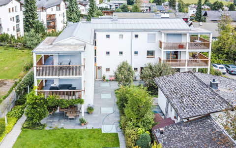 Flims 800: Boligområde, Kvarter, Lejlighed, Urban Design, Menneskelig Bosættelse, Have, Ejerlejlighed, Landscaping, Estate, Gård