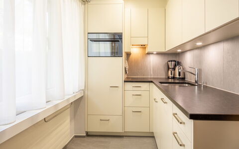 Val Signina 7-1: Countertop, Indretning, Køkken, Gulvbelægning, Træ, Cabinetry, Køkken Apparat, Møbel, Etage, Hjem