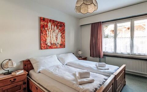Maighels Apt. 8-9: Seng, Møbel, Sengetøj, Soveværelse, Sengetøj, Indretning, Træ, Loft, Etage, Sengetøj