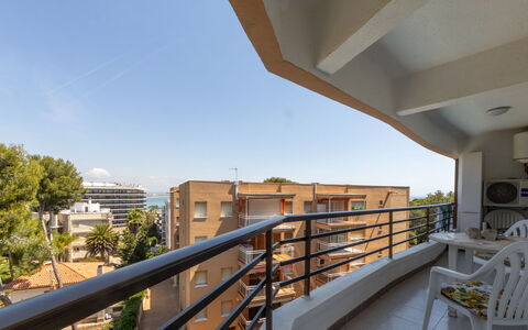 Fluromar: Lejlighed, Altan, Kyst, Hotel, Udvej, Badeby, Ferieby, Bugt, Penthouselejlighed