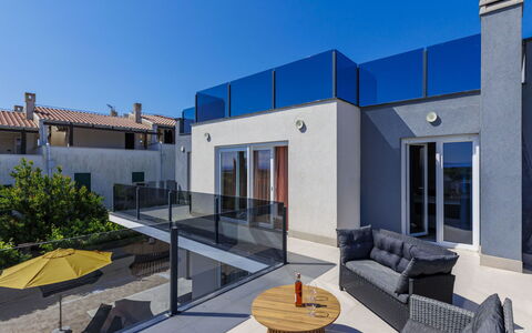 Serenissima: Lejlighed, Altan, Kyst, Hotel, Udvej, Badeby, Ferieby, Bugt, Penthouselejlighed