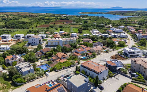 Serenissima: Lejlighed, Altan, Kyst, Hotel, Udvej, Badeby, Ferieby, Bugt, Penthouselejlighed