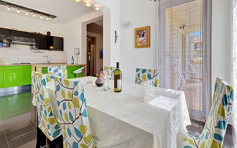 Sole: Lejlighed, Altan, Kyst, Hotel, Udvej, Badeby, Ferieby, Bugt, Penthouselejlighed