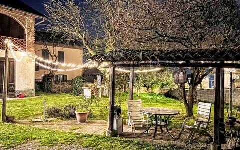 Cadivino: Nat, Have, Backyard, Lawn, Gård, Landscaping, Landskab Belysning, Midnat, Sikkerhedsbelysning, Hacienda