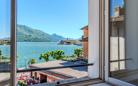 La Piazzetta sul Lago: Lejlighed, Altan, Kyst, Hotel, Udvej, Badeby, Ferieby, Bugt, Penthouselejlighed