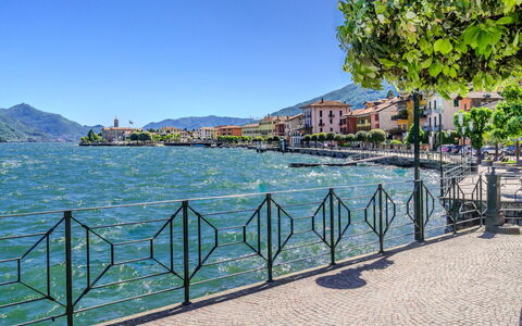 La Piazzetta sul Lago: Lejlighed, Altan, Kyst, Hotel, Udvej, Badeby, Ferieby, Bugt, Penthouselejlighed