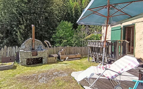 Villa Ragada: Møbel, Have, Sommerhus, Backyard, Udendørs Bord, Udendørs Møbler, Stol, Skygge, Gård, Lawn