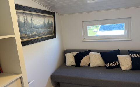 Keijo - from the Sea: Gulvbelægning, Etage, Couch, Pude, Stue, Pude, Hårdttræ, Throw Pillow