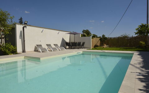 Villa Benvenuti al Sud: Svømmepøl, Kompositmateriale, Skygge, Udvej, Beton, Landscaping, Design, Water Feature, Backyard, Udendørs Møbler