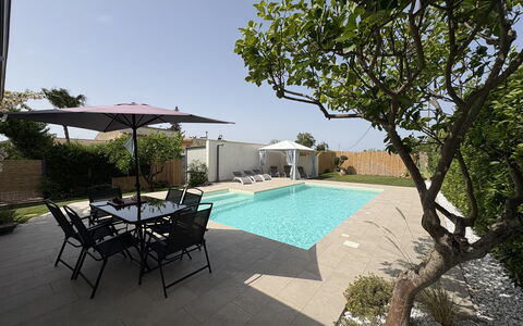 Villa Benvenuti al Sud: Svømmepøl, Udvej, Kompositmateriale, Skygge, Udendørs Møbler, Flise, Have, Landscaping, Eco Hotel, Beton