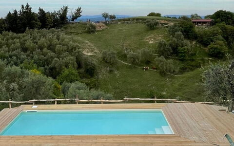Villa i Fiori: Svømmepøl, Kompositmateriale, Udvej, Eco Hotel, Udendørs Møbler, Fritid, Skygge, Dæk, Hårdttræ, Bejdse