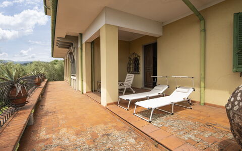 Villa Golly: Indretning, Etage, Loft, Lejlighed, Eco Hotel, Bejdse, Udvej, Altan, Skygge, Hotel
