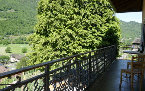 Casa Malva: Altan, Hill Station, Veranda, Gelænder, Hegn, Skygge, Baluster, Eco Hotel, Udendørs Møbler