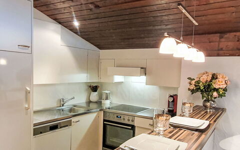 Casa Primavera B31: Indretning, Køkken, Møbel, Countertop, Gulvbelægning, Træ, Loft, Køkken Apparat, Større Bandage, Lysarmatur