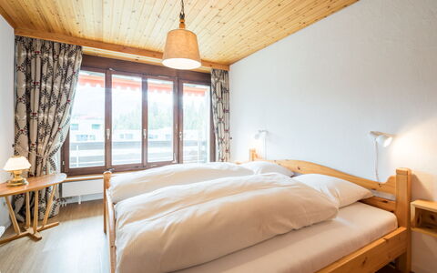 Laax 71: Træ, Soveværelse, Seng, Indretning, Møbel, Sengetøj, Bed Frame, Sengetøj, Loft, Hjem