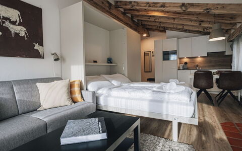 Casa Partnun 2-9: Møbel, Hav, Stol, Skygge, Altan, Udendørs Møbler, Eco Hotel, Kyst, Dæk, Bejdse