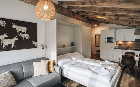 Casa Partnun 2-9: Møbel, Hav, Stol, Skygge, Altan, Udendørs Møbler, Eco Hotel, Kyst, Dæk, Bejdse