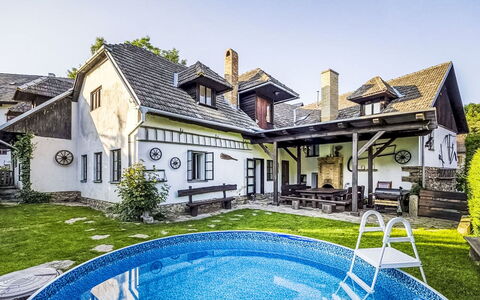 Fairytale Retreat: Møbel, Hav, Stol, Skygge, Altan, Udendørs Møbler, Eco Hotel, Kyst, Dæk, Bejdse