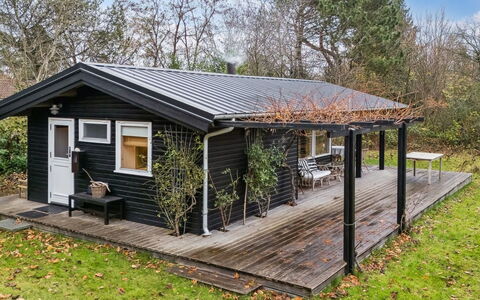 Naema - 1Km from the Sea: Møbel, Hav, Stol, Skygge, Altan, Udendørs Møbler, Eco Hotel, Kyst, Dæk, Bejdse