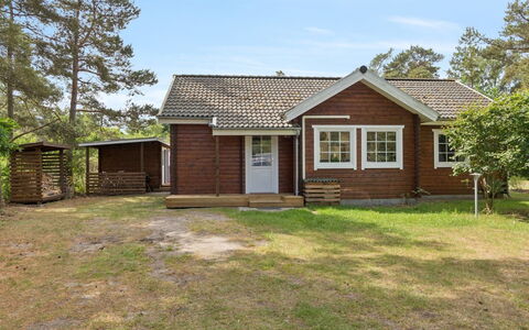 Aiyana - 2.1Km from the Sea: Græs, Bygning, Hus, Tag, Hjem, Sommerhus, Boligområde, Landdistrikt, Land Lot
