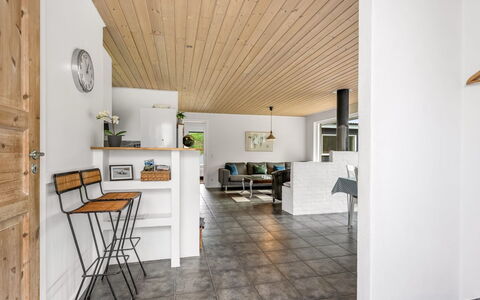 Erna - 900M from the Sea: Møbel, Hav, Stol, Skygge, Altan, Udendørs Møbler, Eco Hotel, Kyst, Dæk, Bejdse