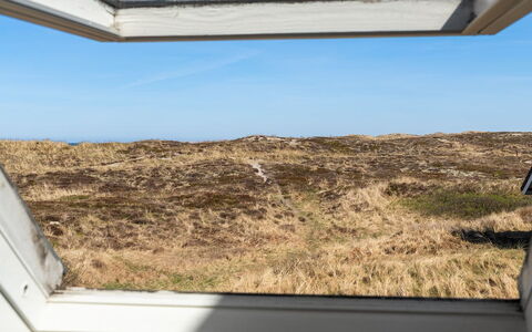 Flugha - 190M from the Sea: Møbel, Hav, Stol, Skygge, Altan, Udendørs Møbler, Eco Hotel, Kyst, Dæk, Bejdse