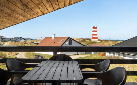 Flugha - 190M from the Sea: Møbel, Hav, Stol, Skygge, Altan, Udendørs Møbler, Eco Hotel, Kyst, Dæk, Bejdse