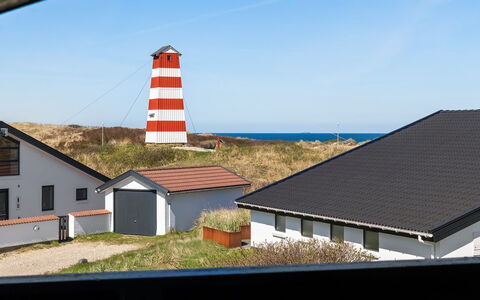 Flugha - 190M from the Sea: Møbel, Hav, Stol, Skygge, Altan, Udendørs Møbler, Eco Hotel, Kyst, Dæk, Bejdse