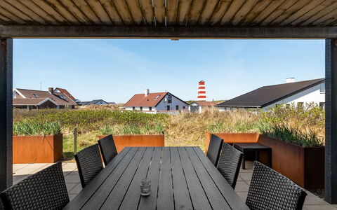 Flugha - 190M from the Sea: Møbel, Hav, Stol, Skygge, Altan, Udendørs Møbler, Eco Hotel, Kyst, Dæk, Bejdse