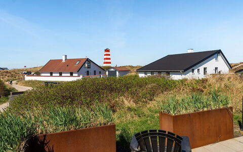 Flugha - 190M from the Sea: Møbel, Hav, Stol, Skygge, Altan, Udendørs Møbler, Eco Hotel, Kyst, Dæk, Bejdse