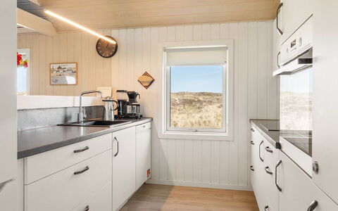 Flugha - 190M from the Sea: Hårdttræ, Bejdse, Køkken