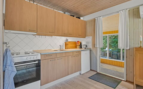 Ursula - 7Km from the Sea: Køkken, Gulvbelægning, Køkken Apparat, Træ, Større Bandage, Countertop, Indretning, Etage, Trægulve, Loft