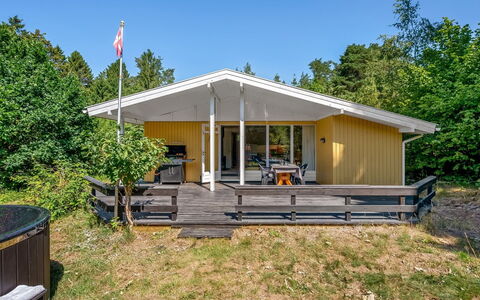 Ursula - 7Km from the Sea: Hus, Hjem, Sommerhus, Tag, Skygge, Veranda, Estate, Garden Bygninger, Hårdttræ, Sidespor