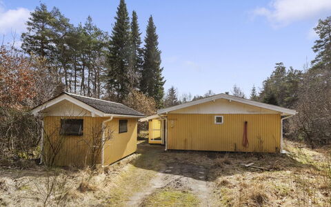 Ursula - 7Km from the Sea: Møbel, Hav, Stol, Skygge, Altan, Udendørs Møbler, Eco Hotel, Kyst, Dæk, Bejdse