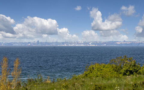 Adelinde - 300M from the Sea: Himmel, Blå, Vandressourcer, Daytime, Horisont, Vegetationen, Sky, Hav