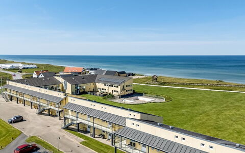 Borjana - 150M from the Sea: Møbel, Soveværelse, Seng, Etage, Sengetøj, Lejlighed, Indretning, Gulvbelægning, Sengetøj, Bed Frame