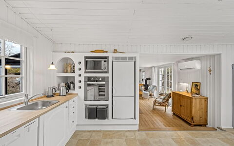 Volmer - 500M from the Sea: Gulvbelægning, Træ, Etage, Loft, Indretning, Køkken, Trægulve, Møbel, Cabinetry, Større Bandage