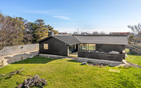 Jovana - 500M from the Sea: Tag, Hus, Hjem, Sommerhus, Sidespor, Hældning, Skygge, Estate, Indkørsel