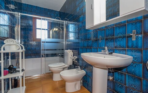 Dofins Bahia Azul: Møbel, Soveværelse, Seng, Etage, Sengetøj, Lejlighed, Indretning, Gulvbelægning, Sengetøj, Bed Frame
