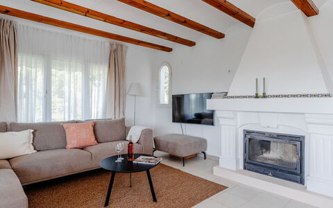 Villa Terra Montgo: Møbel, Soveværelse, Seng, Etage, Sengetøj, Lejlighed, Indretning, Gulvbelægning, Sengetøj, Bed Frame