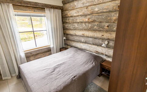 Maahisenrinne 1 a 1: Møbel, Soveværelse, Seng, Etage, Sengetøj, Lejlighed, Indretning, Gulvbelægning, Sengetøj, Bed Frame