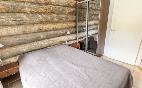 Maahisenrinne 1 a 1: Møbel, Soveværelse, Seng, Etage, Sengetøj, Lejlighed, Indretning, Gulvbelægning, Sengetøj, Bed Frame