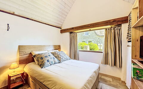 Logoden: Møbel, Soveværelse, Seng, Etage, Sengetøj, Lejlighed, Indretning, Gulvbelægning, Sengetøj, Bed Frame