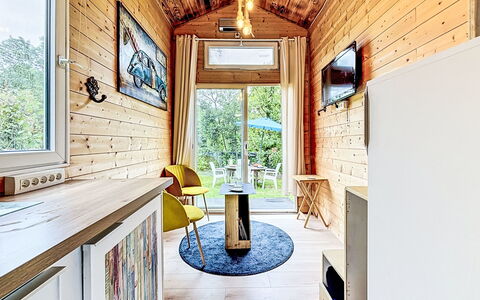 Tiny House: Møbel, Soveværelse, Seng, Etage, Sengetøj, Lejlighed, Indretning, Gulvbelægning, Sengetøj, Bed Frame